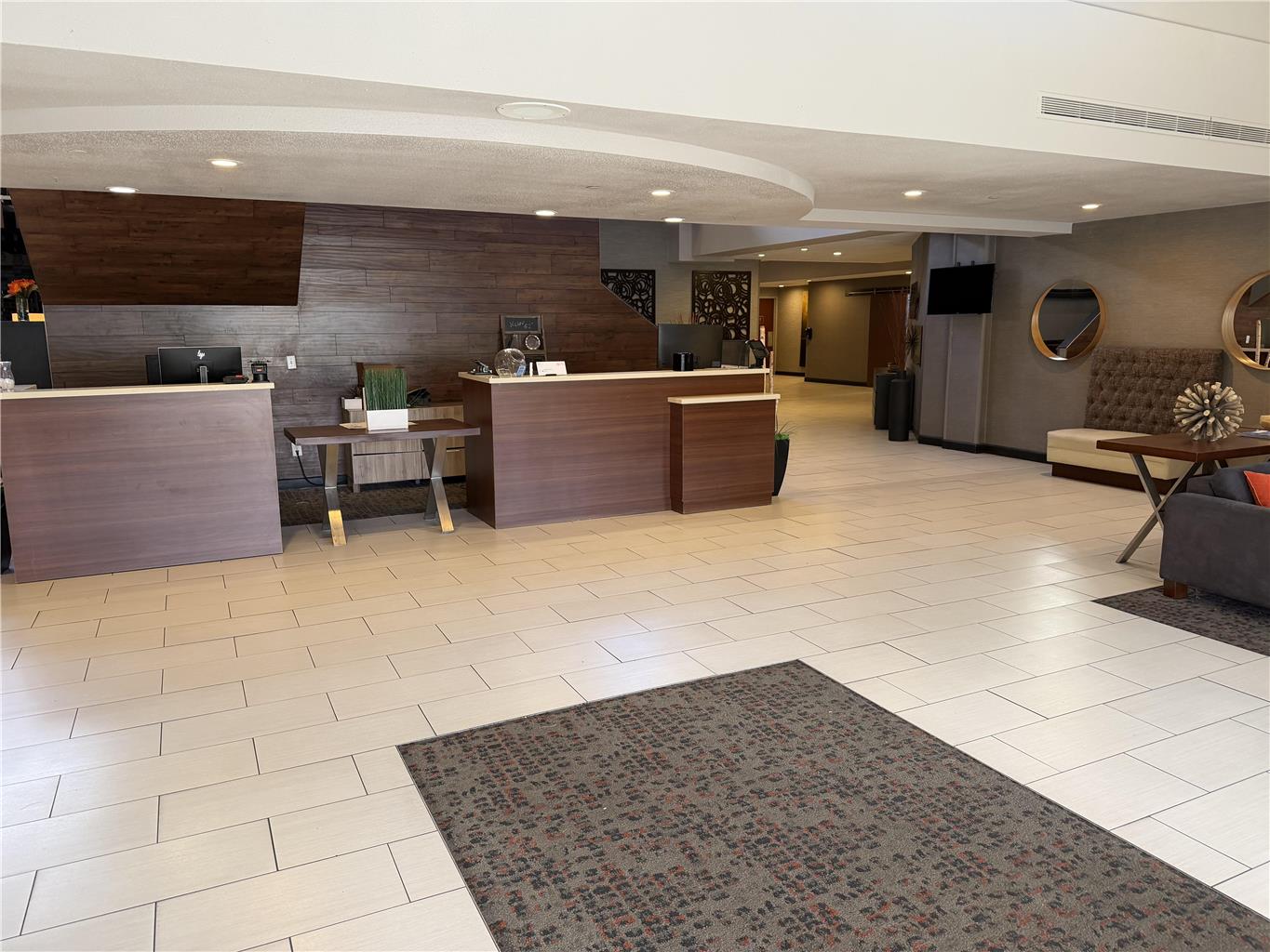 Best Western Plus Miamisburg Dayton Suites Banquets & Hotel - photo 18
