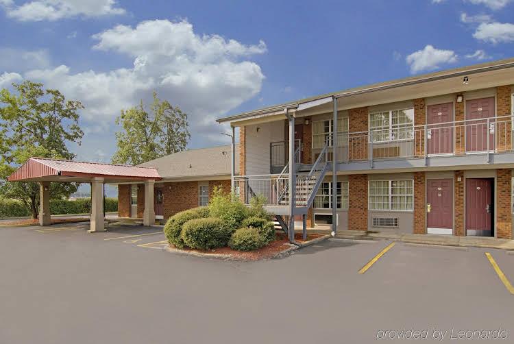 Americas Best Value Inn Jonesboro - photo 4
