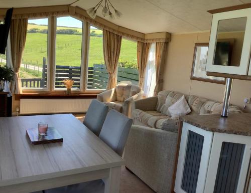Meadowview — 4-Star Luxury Hotel in Cardigan, United Kingdom