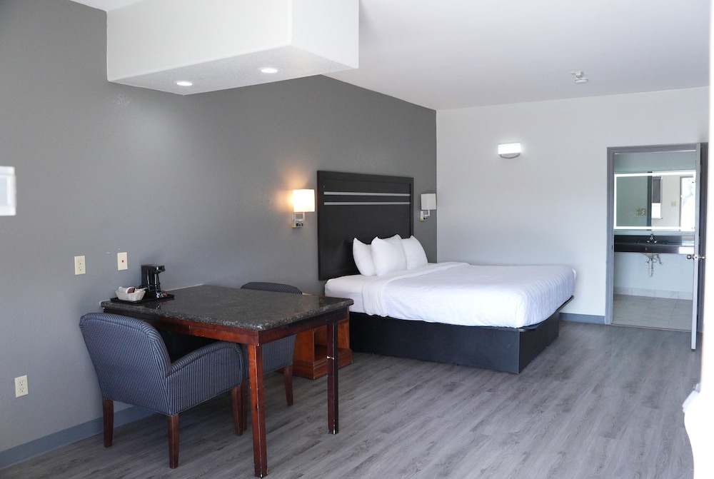 Sunbridge Inn and Suites - photo 38