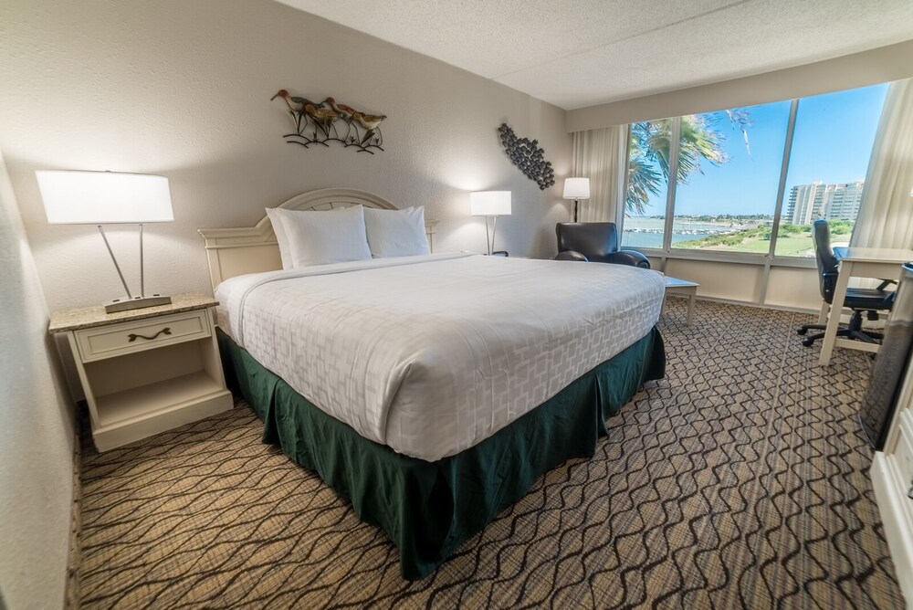 Emerald Beach Hotel - photo 4