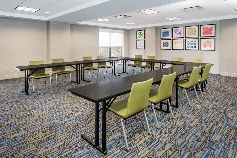 Holiday Inn Express Hotel & Suites South Portland by IHG - photo 35