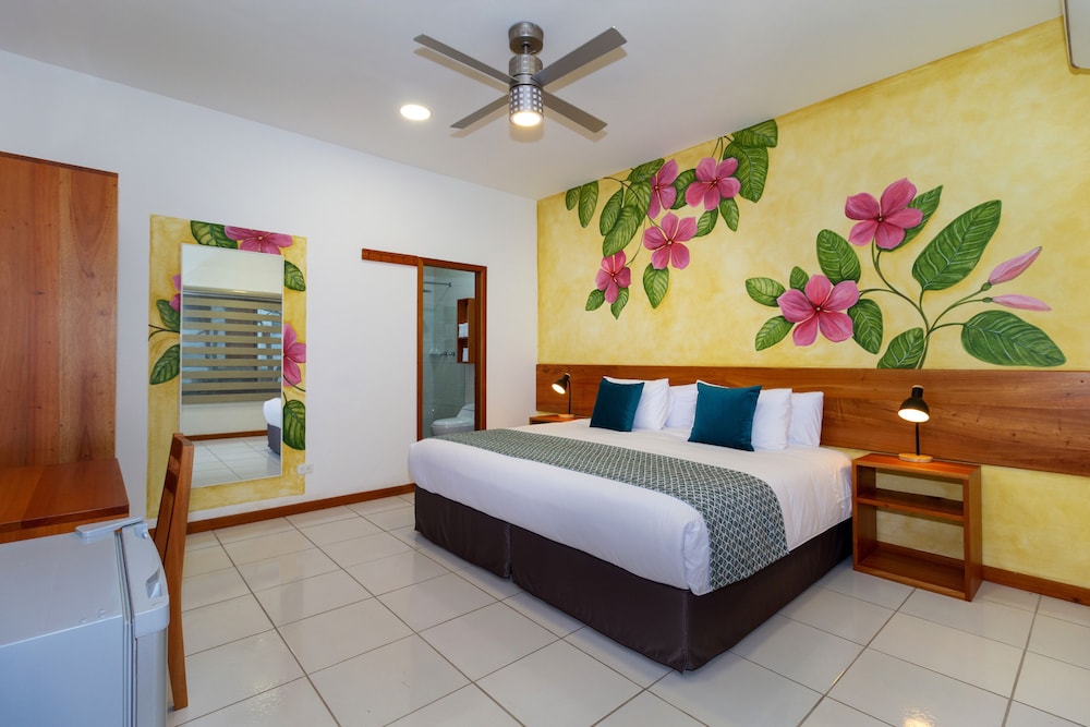 Plaza Luna Suites — Puerto Ayora — photo 4