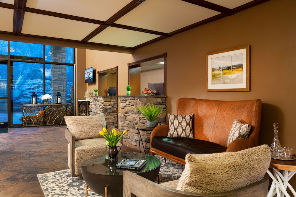 Meadowbrook Inn - photo 2