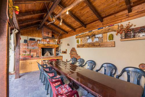 Casa David — 4-Star Luxury Hotel in Sacele, Romania