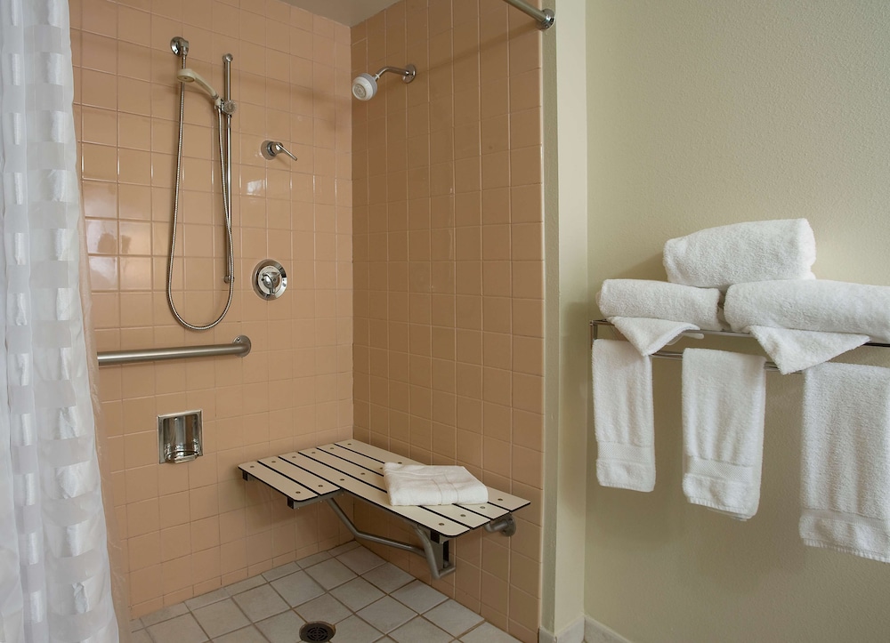 Embassy Suites by Hilton Seattle Tacoma International Airport - photo 33