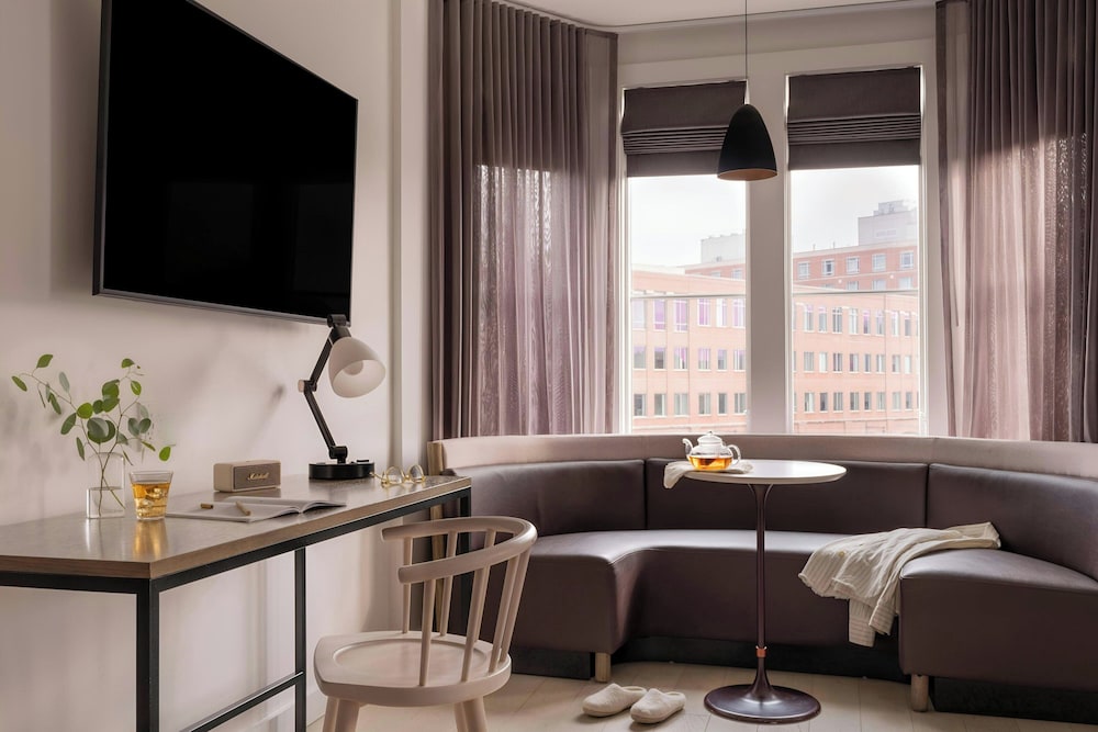 Lark Hotels 907 Main - photo 17