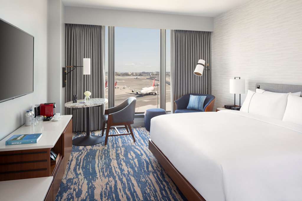 Grand Hyatt at SFO - photo 10
