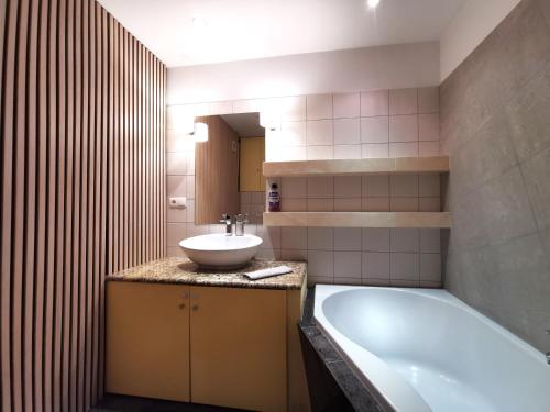 Nozownicza Apartment Self Check In 24h Lift — 4-Star Luxury Hotel in Wroclaw, Poland