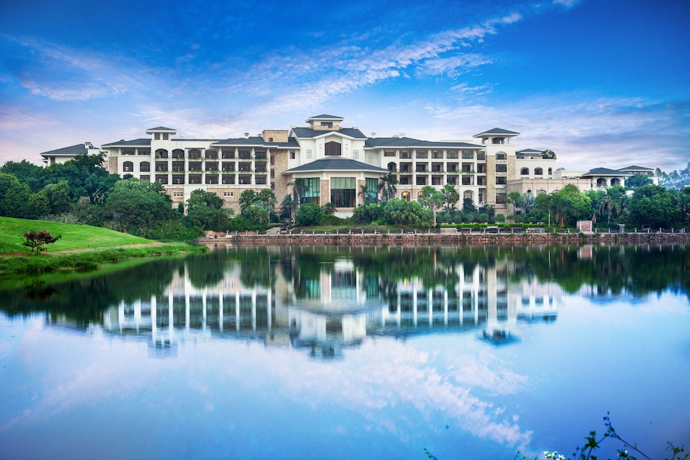 Country Garden Holiday Islands Hotel — 4-Star Luxury Hotel in Qingyuan, People's Republic of China