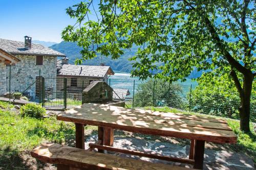 Il Ciliegio Sul Lago — Verceia