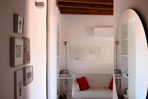 Design Apartment Porta Venezia — 4-Star Luxury Hotel in Milan, Italy