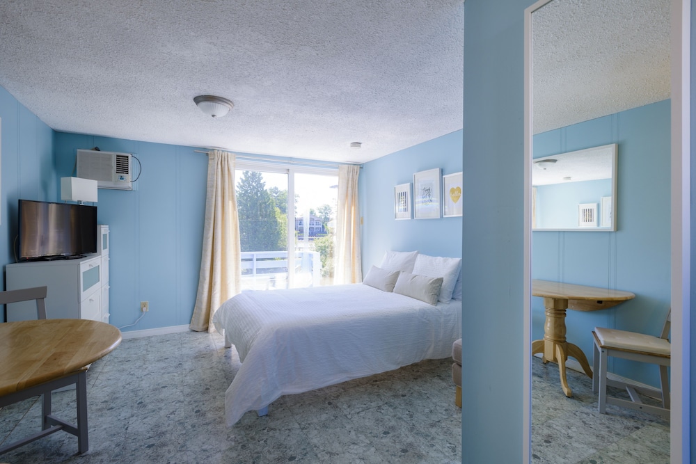 Hollywood Cottages — Wasaga Beach — photo 4