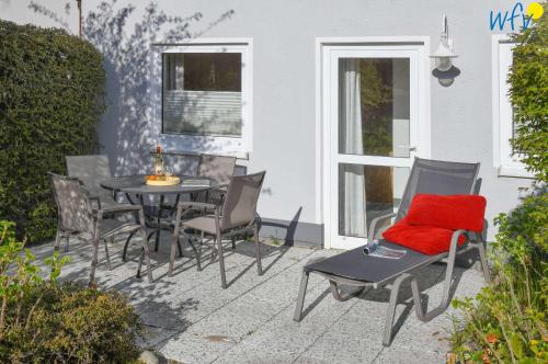 Haus am Hövt Ferienwohnung 20 — 4-Star Luxury Hotel in Ostseebad Goehren, Germany
