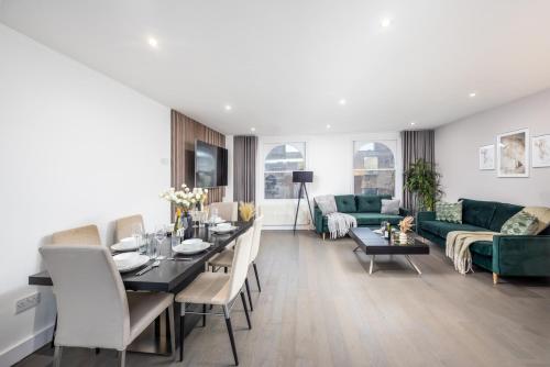 Luxury 2 Bedroom Apartment next to Angel — 4-Star Luxury Hotel in London, United Kingdom