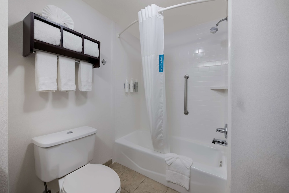 Hampton Inn Marshall - photo 15