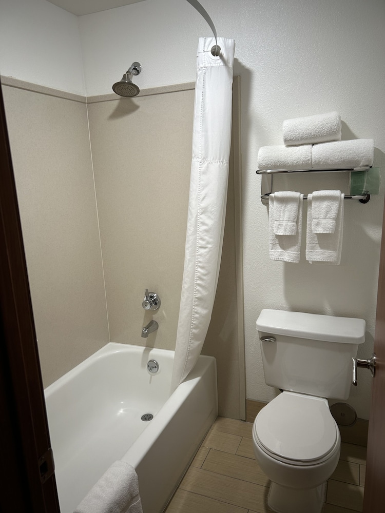 Country Inn & Suites by Radisson Delta Park North Portland - photo 27
