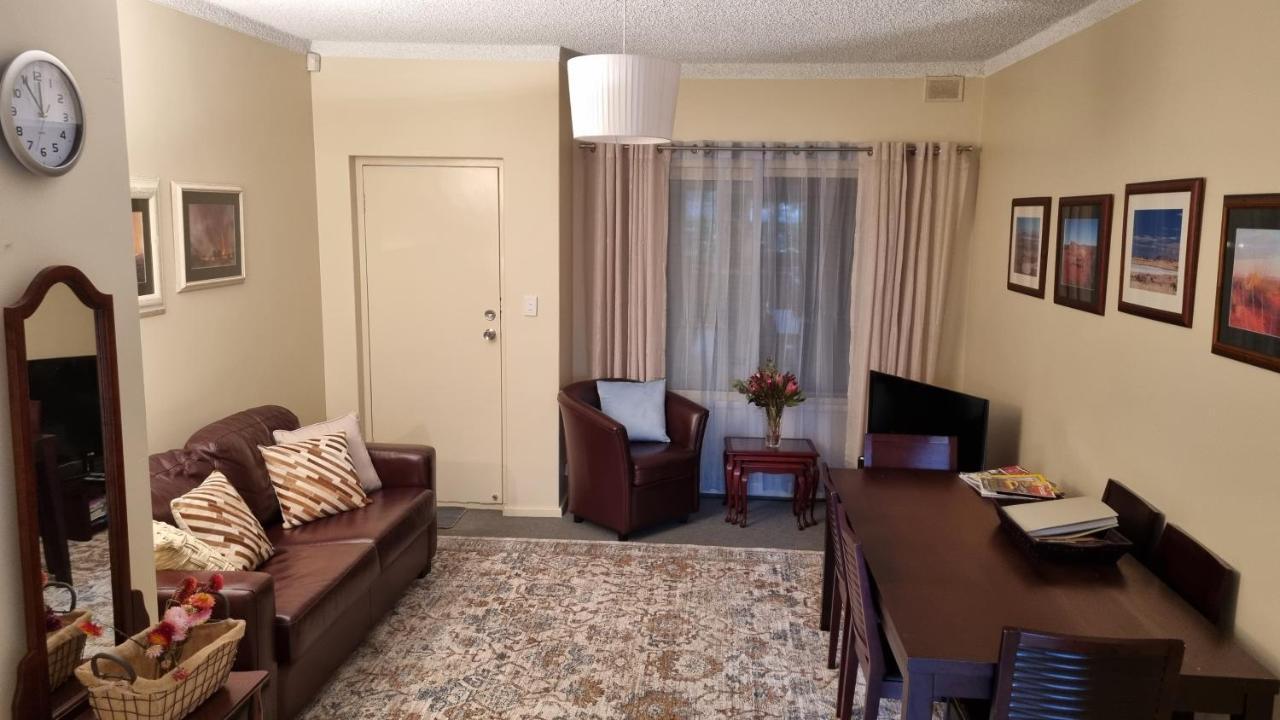 Curtin on Leader - last minute hotel in Unknown City
