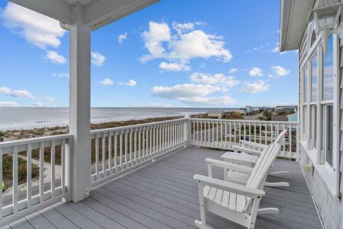Ocean View Pool Waterslide Elevator & Firepit — Oak Island — photo 2