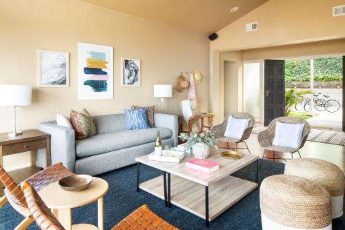 Parasol Hilltop Ocean View Escape w Spa & Pool Table - photo 30