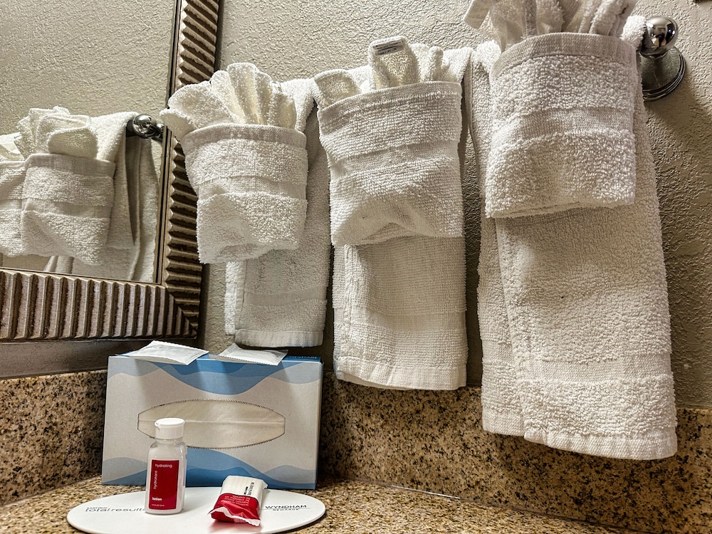 Super 8 by Wyndham Alexandria Washington D.C. Area - photo 11