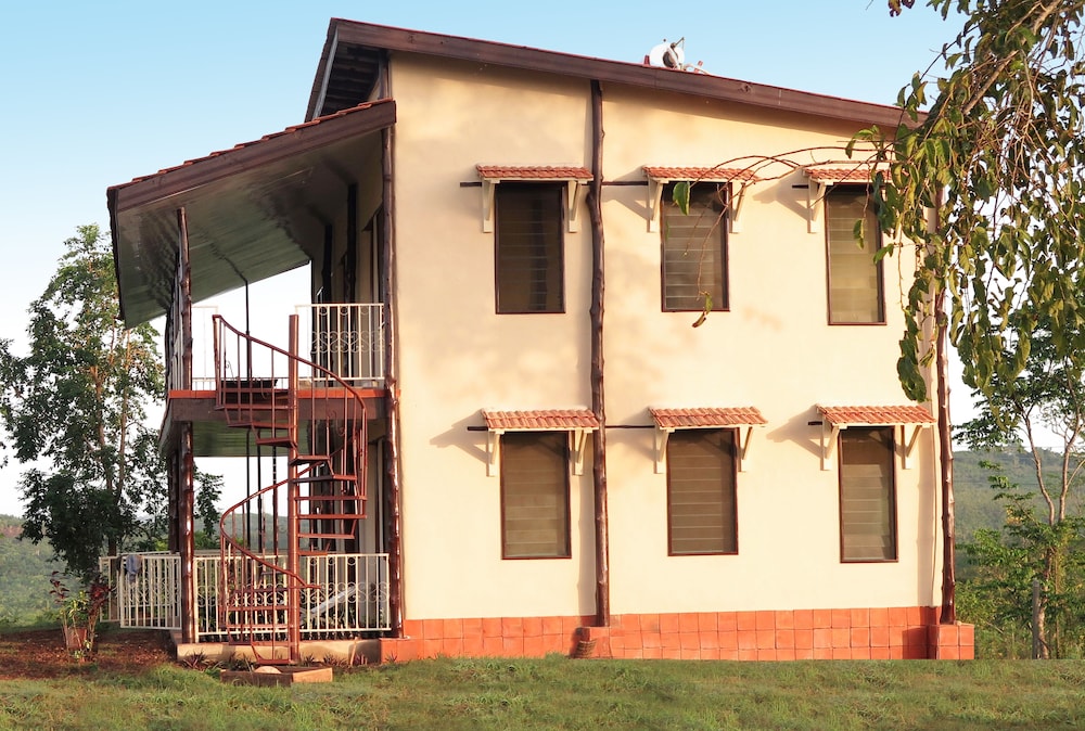 Unity Ecovillage in Cape Coast, Ghana