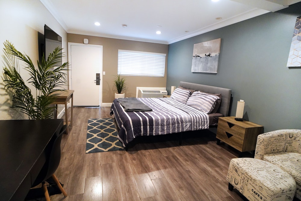 Anaheim Executive Inn & Suites - photo 36