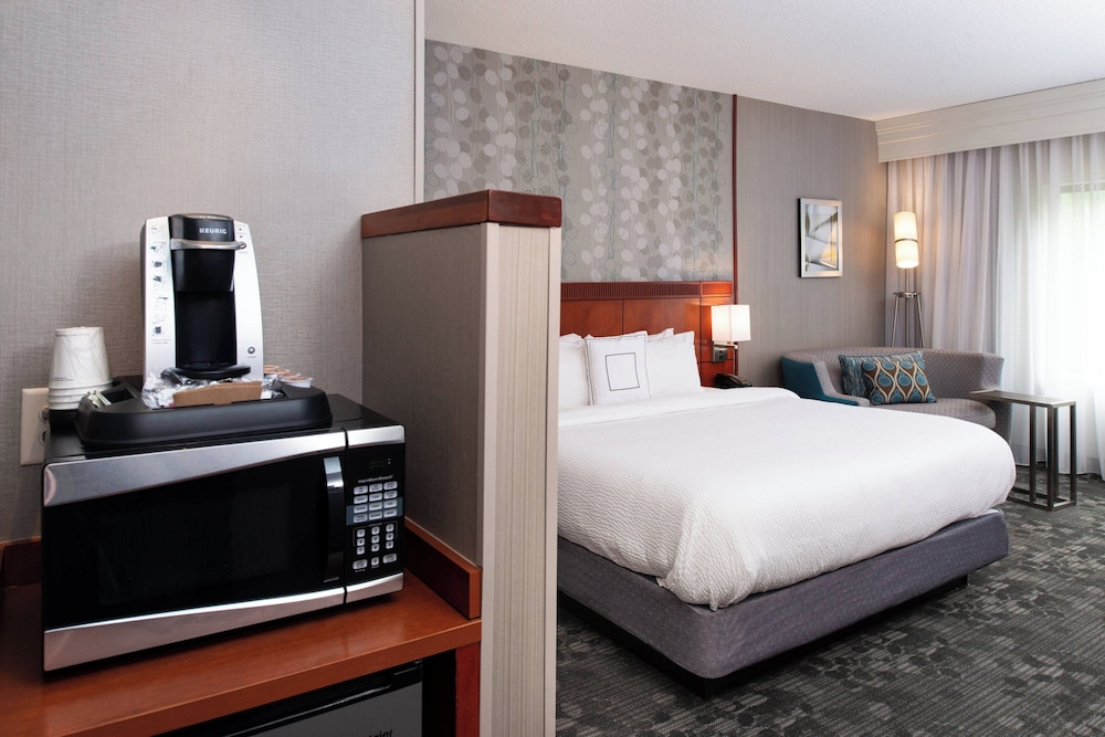 Courtyard by Marriott High Point - photo 8
