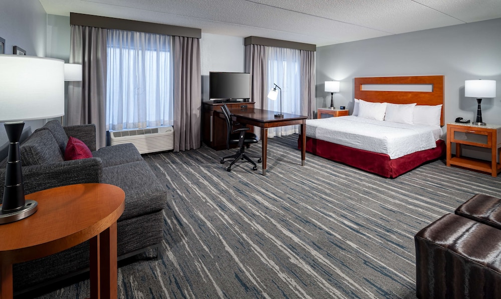 Hampton Inn & Suites St. Louis at Forest Park - photo 12