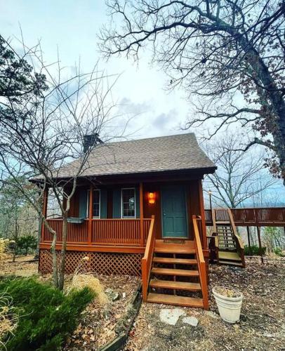 Eagle Crest cabin White river view with hottub — 4-Star Luxury Hotel in Eureka Springs, United States