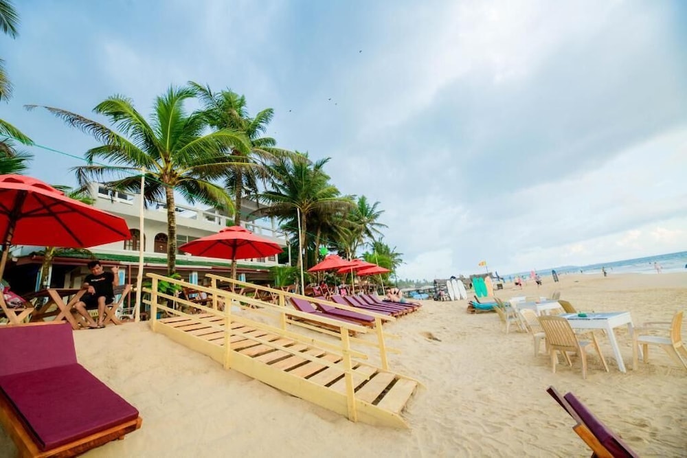 Royal Beach Hotel & Restaurant in Hikkaduwa, Sri Lanka