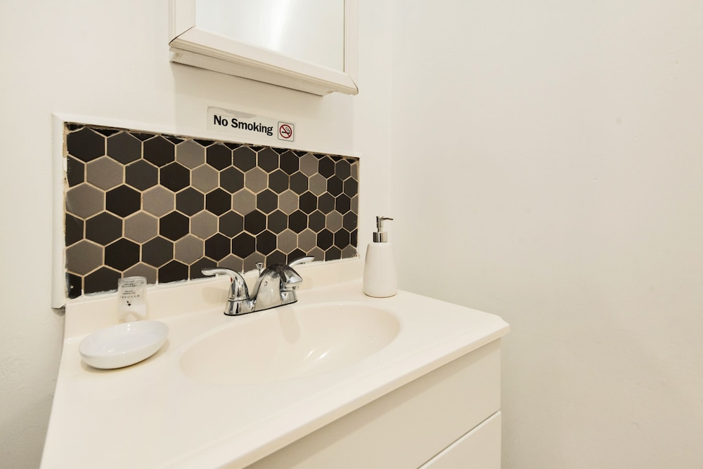 Racpanos Modern Stay on Forrest Street - photo 71