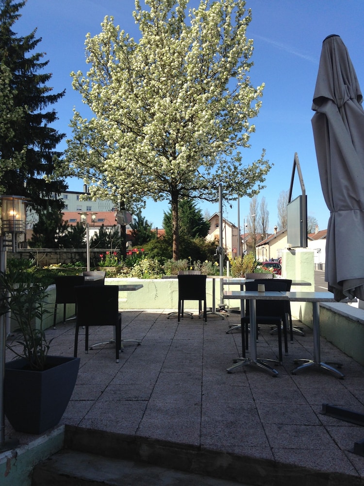 Hôtel JurJura in Dole, France