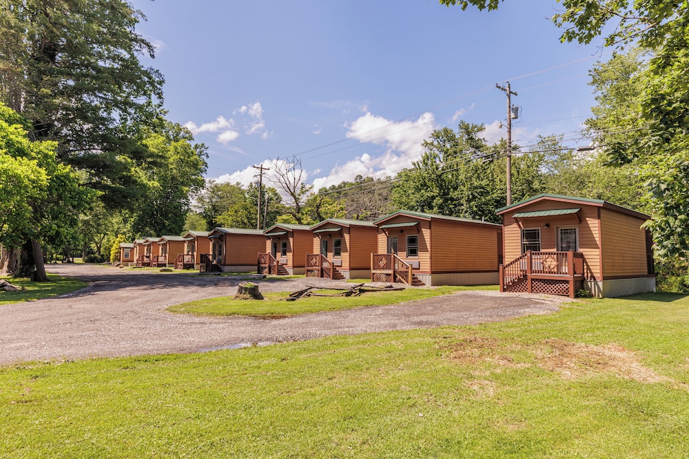 Qualla Cabins and Motel Cherokee near Casino - featured photo