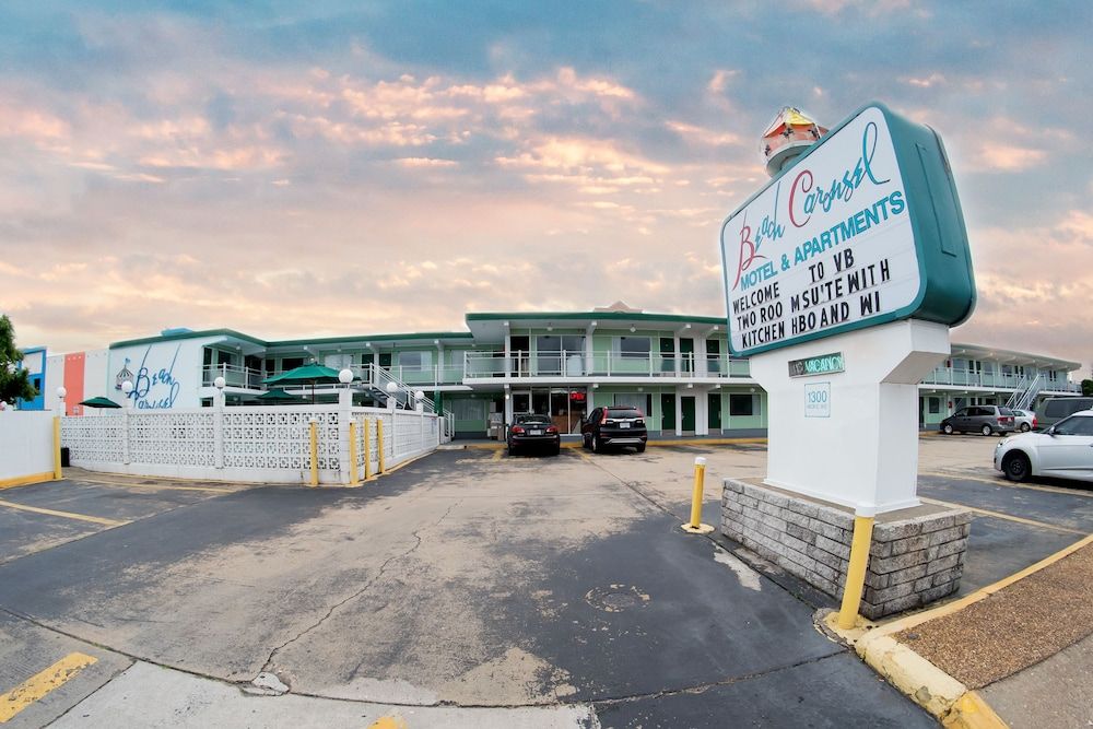 Beach Carousel Motel - photo 3