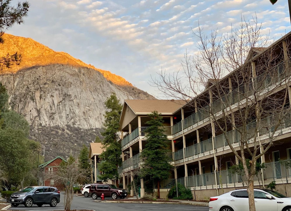 Yosemite View Lodge - photo 78
