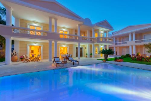 The Painters Luxurious villa — 4-Star Luxury Hotel in Anavyssos, Greece