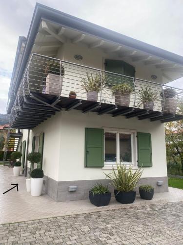 Appartamento La Ninfa Garden Suite — 4-Star Luxury Hotel in Nago-Torbole, Italy