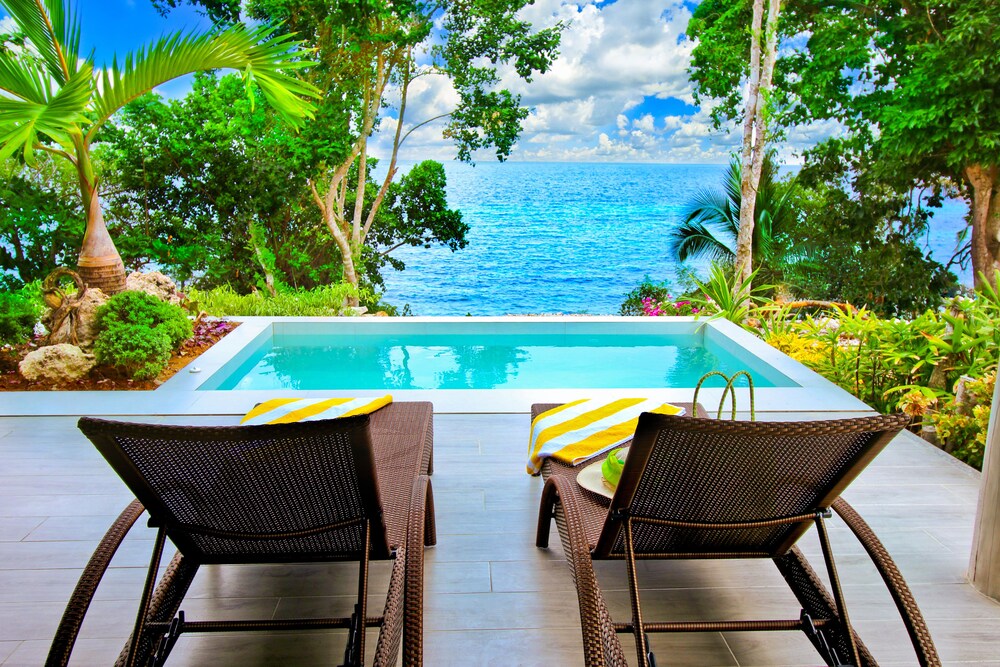 Bohol Shores — 4-Star Luxury Hotel in Dauis, Philippines
