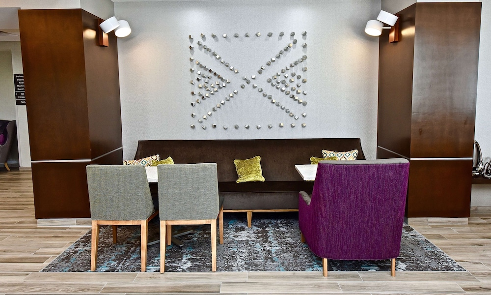 Hampton Inn Kirksville - photo 6