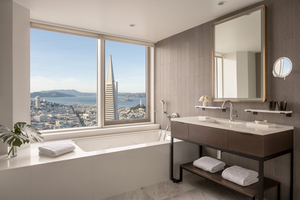 Four Seasons Hotel San Francisco at Embarcadero - photo 37