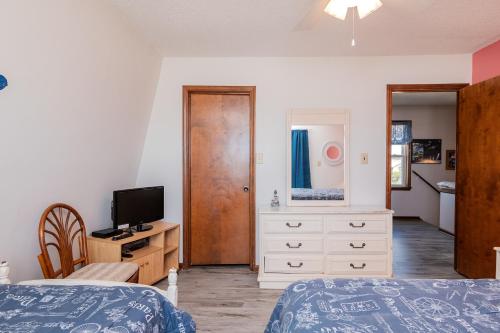 Divine Intervention by Oak Island Accommodations - photo 11