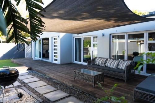 Spacious Family Home with Wood Fired Hot Tub