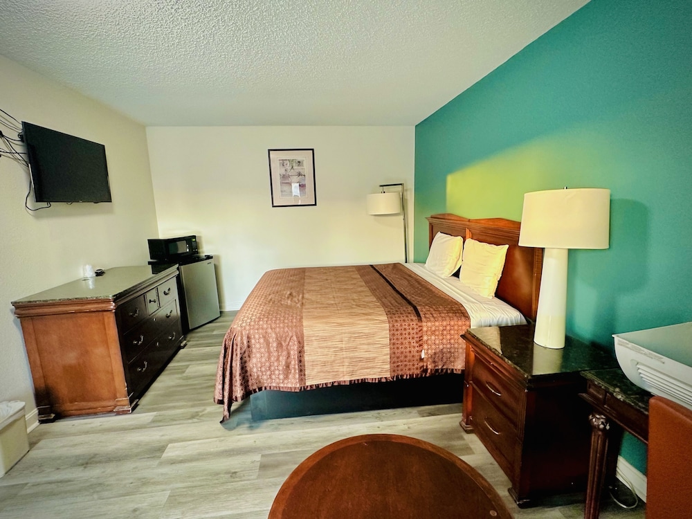 Kings Inn Motel - photo 9