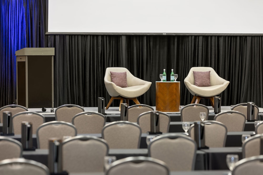 Courtyard by Marriott Omaha Bellevue Beardmore Event Center - photo 37