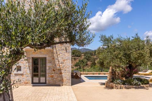 Lakkos Villas — 4-Star Luxury Hotel in Kardamyli, Greece