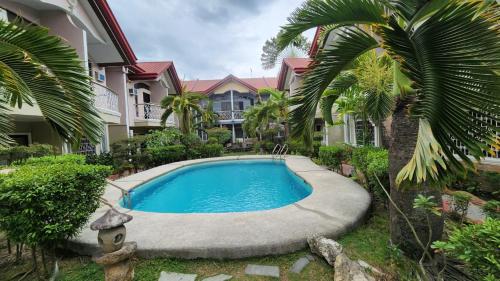 EV2 Townhouse Hotel — Angeles City — photo 2