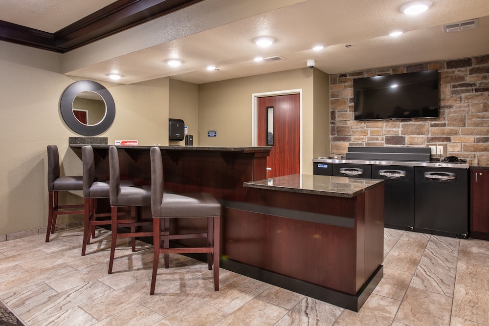 Cobblestone Inn & Suites Pine Bluffs - photo 40