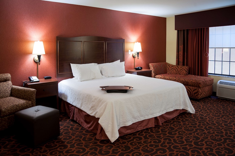 Hampton Inn & Suites Watertown - photo 34