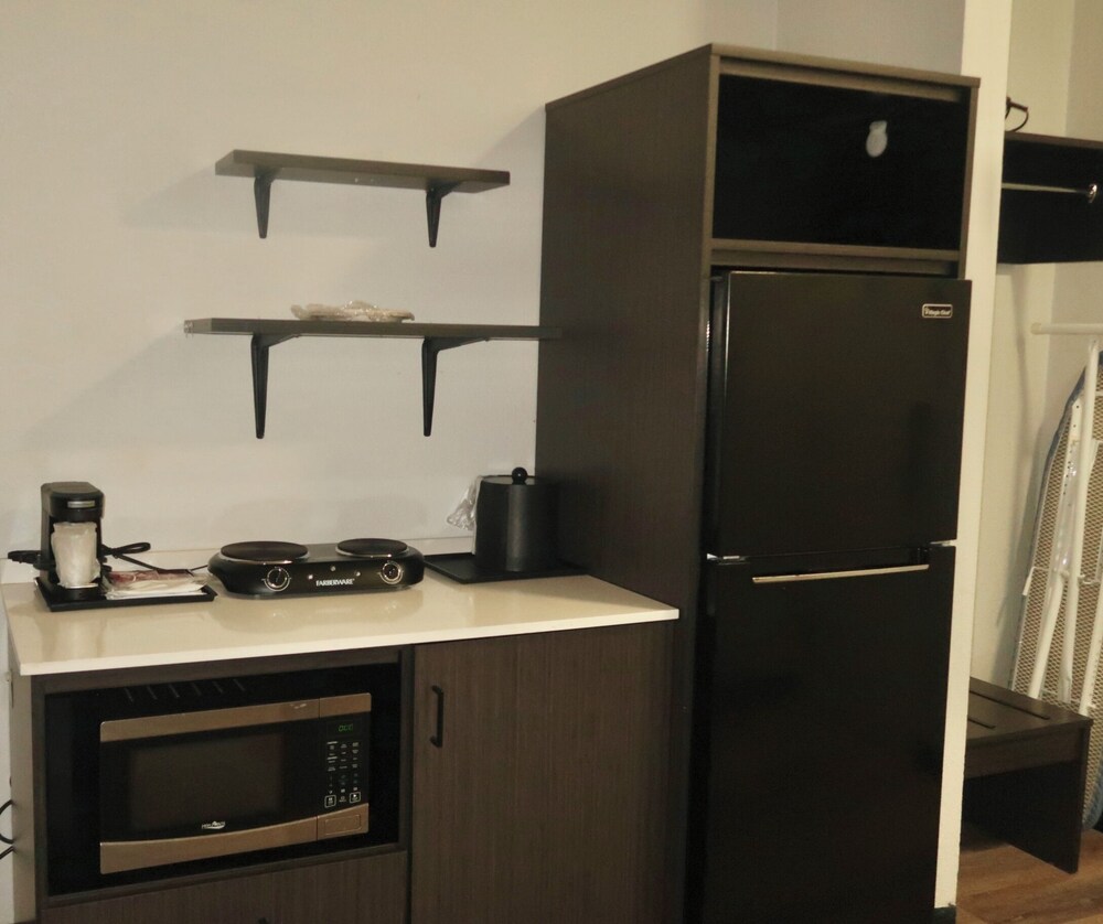 Studio 6 Elkhart IN Kitchenette Rooms - photo 13